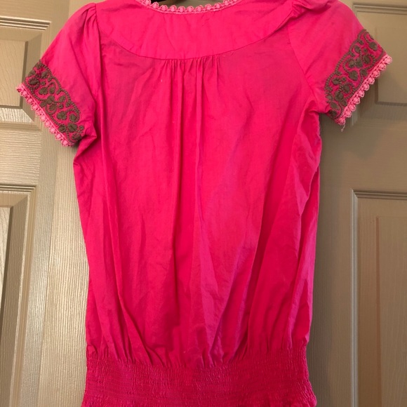 Cute Top. - Picture 2 of 2